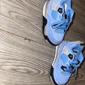 Toddler 5c university blue Jordan 4